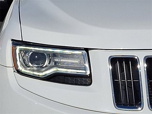 Used 2016 Jeep Grand Cherokee Limited w/ Luxury Group II image 10