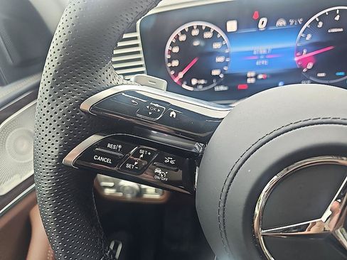 Used 2026 Mercedes-Benz GLS 450 4MATIC image 23