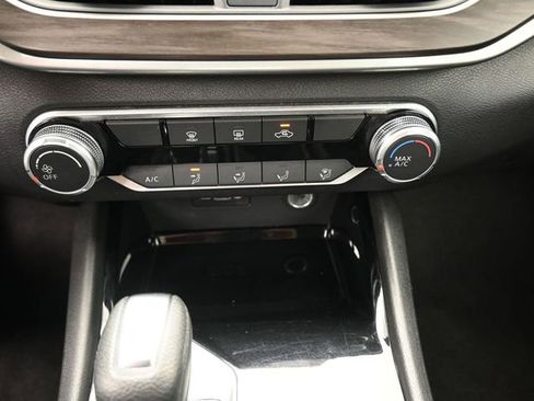 Used 2024 Nissan Altima 2.5 SV image 4