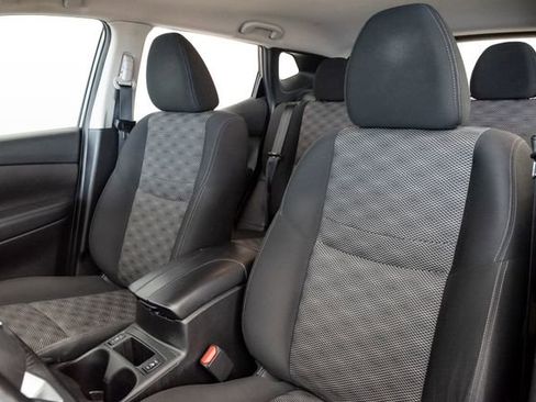 Used 2019 Nissan Rogue Sport SV w/ Technology Package image 11