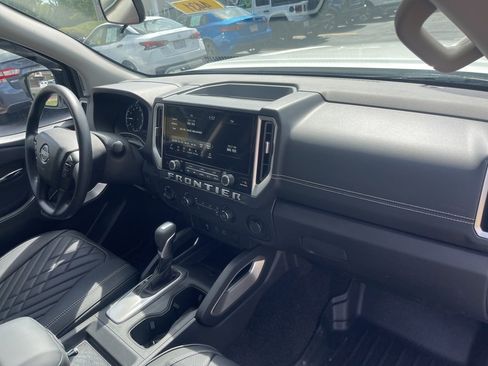 Certified 2025 Nissan Frontier SV image 13