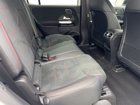 Used 2024 Mercedes-Benz EQB 250+ image 37