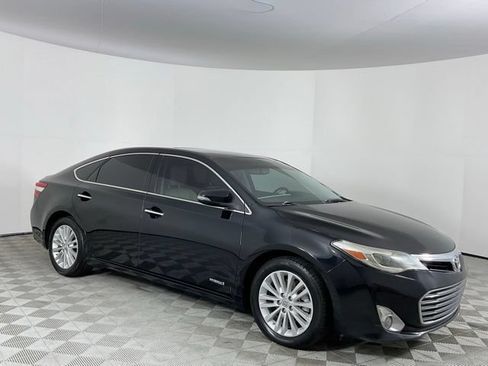 Used 2013 Toyota Avalon XLE Touring w/ Preferred Accessory Package FWD image 3