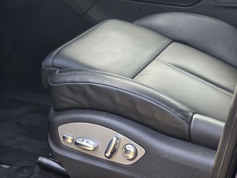 Used 2025 Porsche Macan image 20