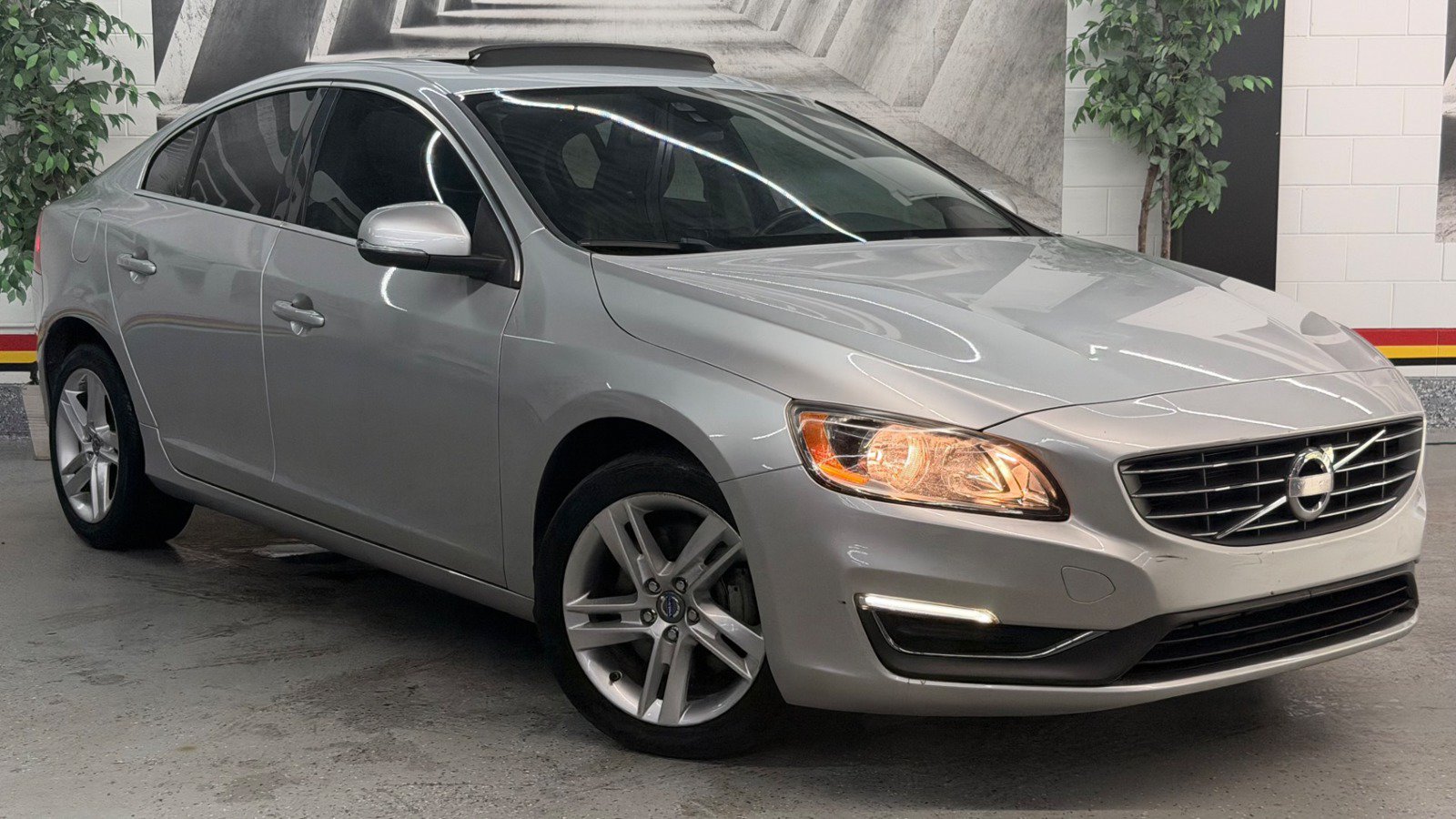 Used 2015 Volvo S60 T5 Platinum AWD/4WD image 1