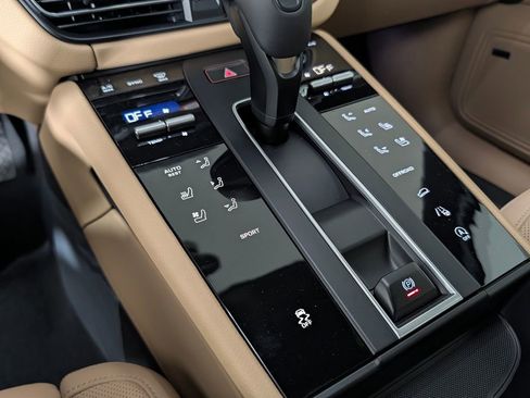 New 2026 Porsche Macan AWD/4WD image 35