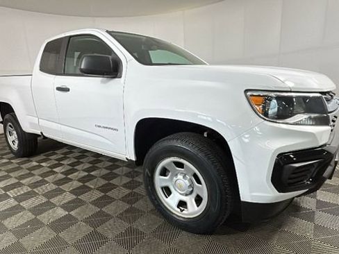 Used 2021 Chevrolet Colorado W/T w/ WT Convenience Package RWD image 2