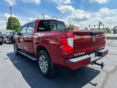 Used 2017 Nissan Titan SL AWD/4WD image 6