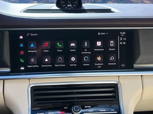 Used 2023 Porsche Panamera GTS image 15