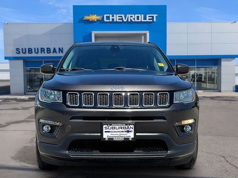 Used 2018 Jeep Compass Latitude w/ Popular Equipment Group FWD image 3