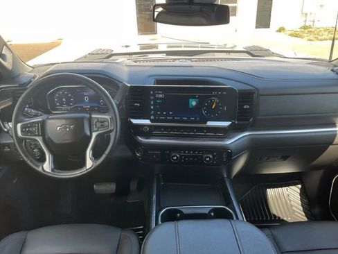 Used 2025 Chevrolet Silverado 2500 LTZ w/ LTZ Plus Package AWD/4WD image 4