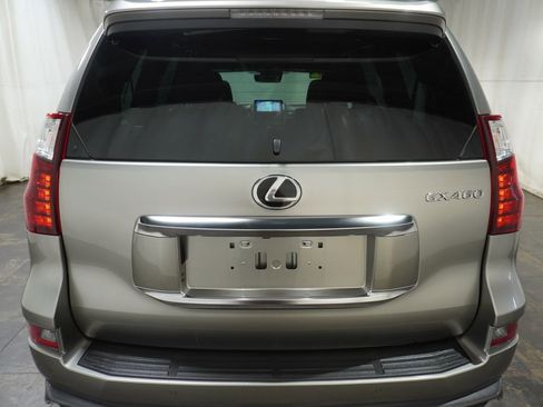 Used 2022 Lexus GX 460 Premium w/ Accessory Package AWD/4WD image 5