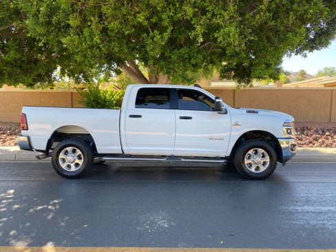 Used 2025 RAM 2500 Big Horn AWD/4WD image 2