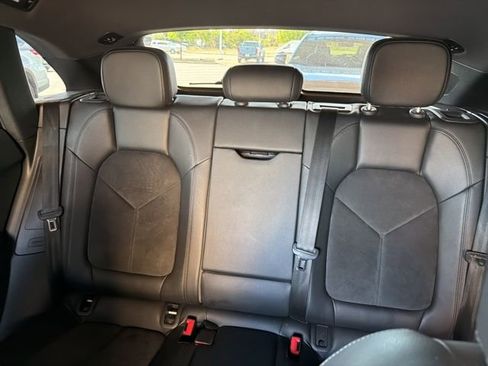 Used 2018 Porsche Macan image 15