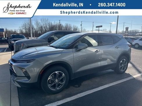 Used 2025 Chevrolet Blazer LT image 1