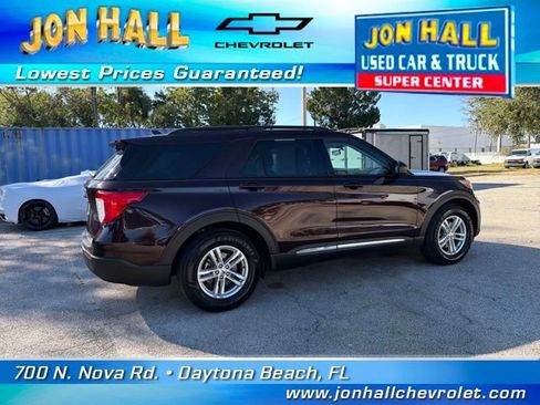 Used 2022 Ford Explorer XLT image 13