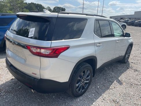 Used 2019 Chevrolet Traverse RS w/ LPO, Cargo Package FWD image 3