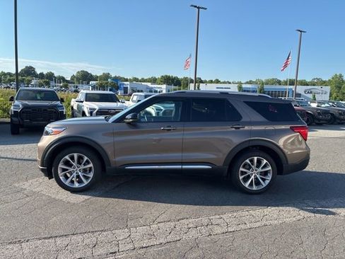 Used 2021 Ford Explorer Platinum w/ Equipment Group 601A AWD/4WD image 4