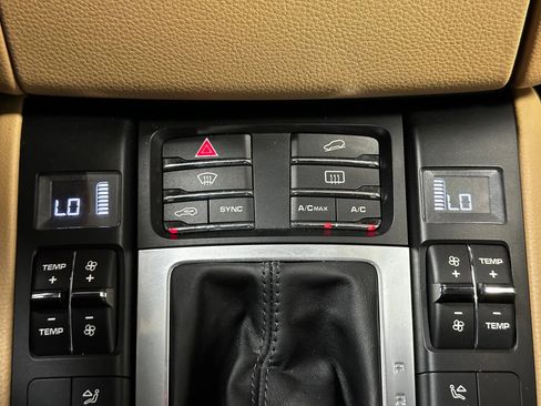 Used 2017 Porsche Macan image 46