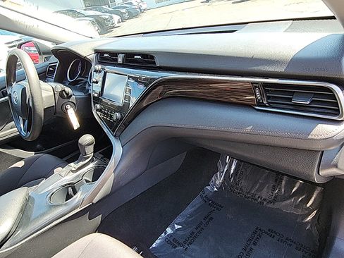 Used 2020 Toyota Camry LE FWD image 26