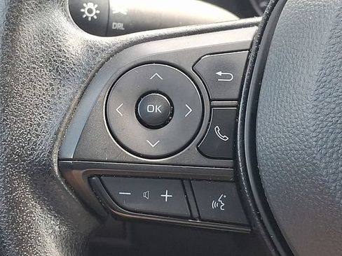 Used 2022 Toyota RAV4 LE FWD image 20