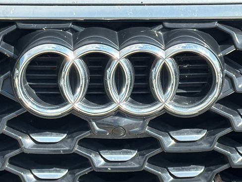 Used 2022 Audi Q5 2.0T Premium AWD/4WD image 9