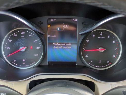 Used 2021 Mercedes-Benz GLC 300 image 27