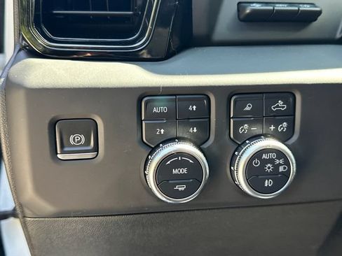 Used 2024 GMC Sierra 1500 AT4 w/ Technology Package AWD/4WD image 25
