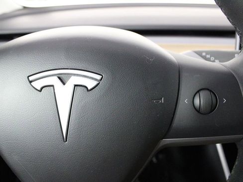 Used 2020 Tesla Model 3 Long Range image 23