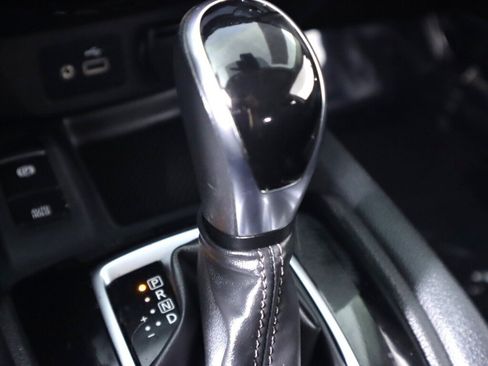 Used 2020 Nissan Rogue SV w/ Premium Package FWD image 26