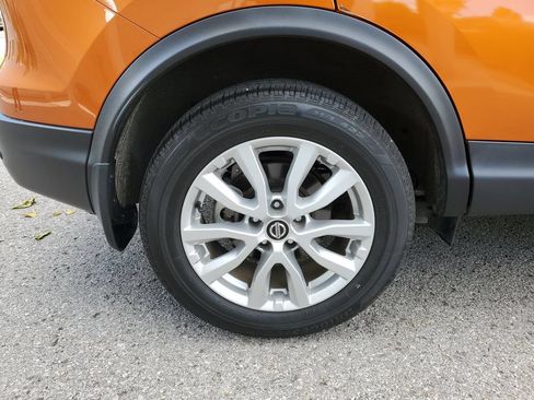 Certified 2022 Nissan Rogue Sport SV w/ Technology Package AWD/4WD image 5