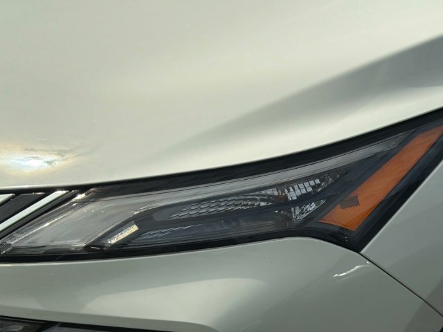 Used 2023 Nissan Rogue S AWD/4WD image 10