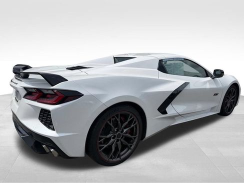 Used 2023 Chevrolet Corvette Stingray Premium Conv w/ Z51 Performance Package RWD image 6