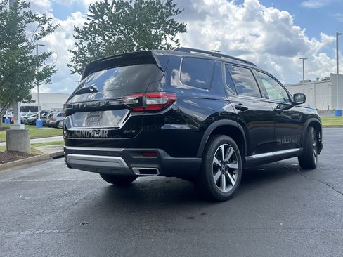 Used 2024 Honda Pilot Elite image 11
