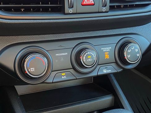 Used 2024 Kia Forte LXS w/ LXS Technology Package image 16