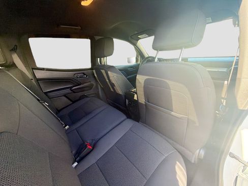 Used 2024 Chevrolet Colorado LT w/ LT Convenience Package image 30