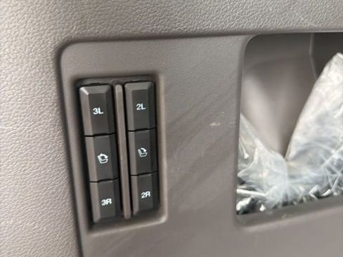 Used 2021 Ford Expedition XLT image 31