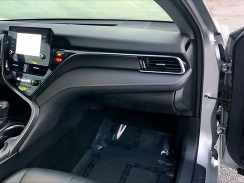 Used 2023 Toyota Camry SE image 17