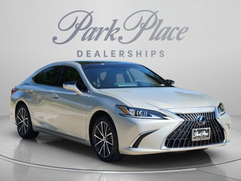 Used 2024 Lexus ES 350 w/ Premium Package FWD image 4