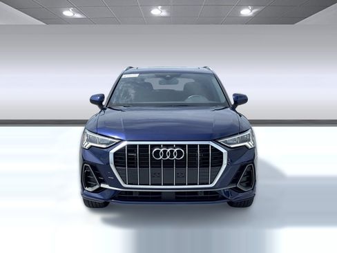 Certified 2025 Audi Q3 2.0T Premium AWD/4WD image 5