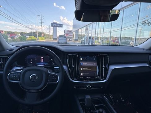Certified 2024 Volvo S60 B5 Core image 18