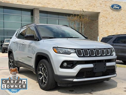 Used 2025 Jeep Compass Limited AWD/4WD image 19