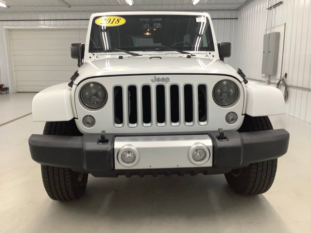 Used 2018 Jeep Wrangler Unlimited Sahara w/ Dual Top Group AWD/4WD image 2