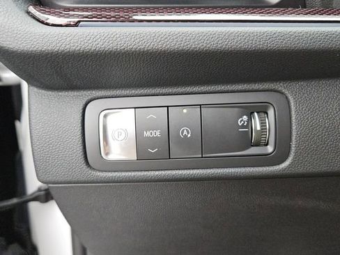 Used 2024 Chevrolet Traverse RS FWD image 27
