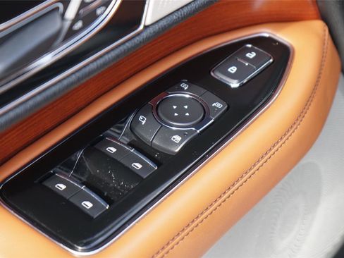 Used 2019 Lincoln Navigator L Reserve AWD/4WD image 20