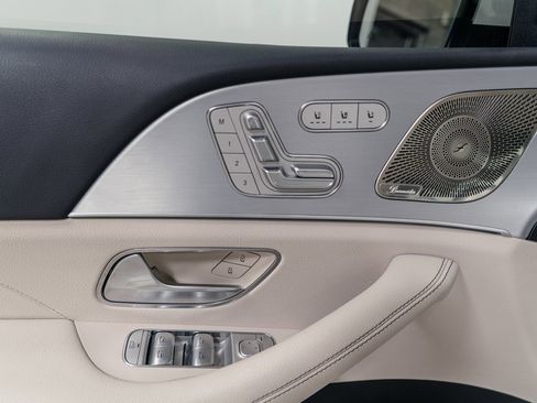 Used 2024 Mercedes-Benz GLS 450 4MATIC image 6