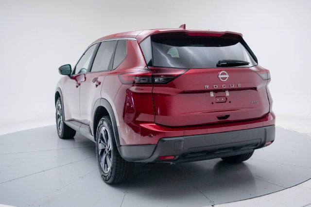 Used 2025 Nissan Rogue SV AWD/4WD image 3
