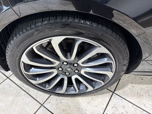 Used 2019 Land Rover Range Rover Autobiography image 29