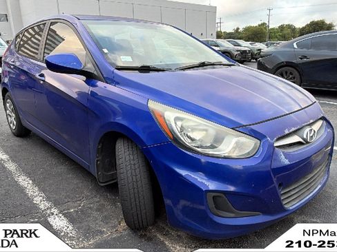 Used 2014 Hyundai Accent GS FWD image 1