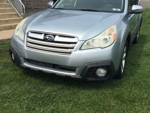 Used 2014 Subaru Outback 2.5i Limited w/ Moonroof Package AWD/4WD image 1